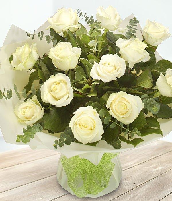 12 White Roses